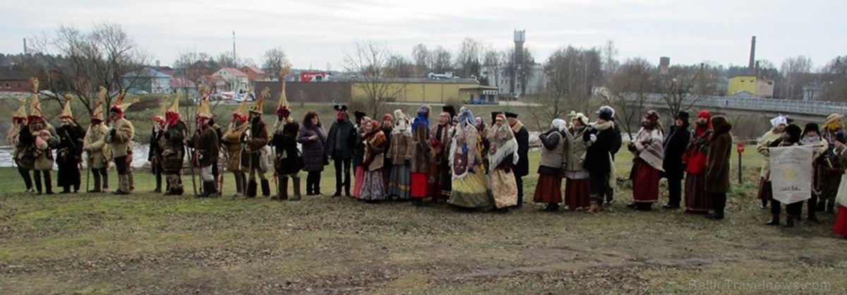 Līvānos norisinājās XXI Starptautiskais masku tradīciju festivāls, kurā piedalījās 24 masku grupasno Latvijas un citām valstīm Līvānos norisinājās XXI Starptautiskais masku tradīciju festivāls, kurā piedalījās 24 masku grupasno Latvijas un citām valstīm 277664