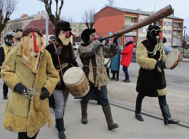 Līvānos norisinājās XXI Starptautiskais masku tradīciju festivāls, kurā piedalījās 24 masku grupasno Latvijas un citām valstīm Līvānos norisinājās XXI Starptautiskais masku tradīciju festivāls, kurā piedalījās 24 masku grupasno Latvijas un citām valstīm 277665
