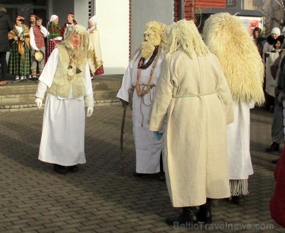 Līvānos norisinājās XXI Starptautiskais masku tradīciju festivāls, kurā piedalījās 24 masku grupasno Latvijas un citām valstīm Līvānos norisinājās XXI Starptautiskais masku tradīciju festivāls, kurā piedalījās 24 masku grupasno Latvijas un citām valstīm 277682