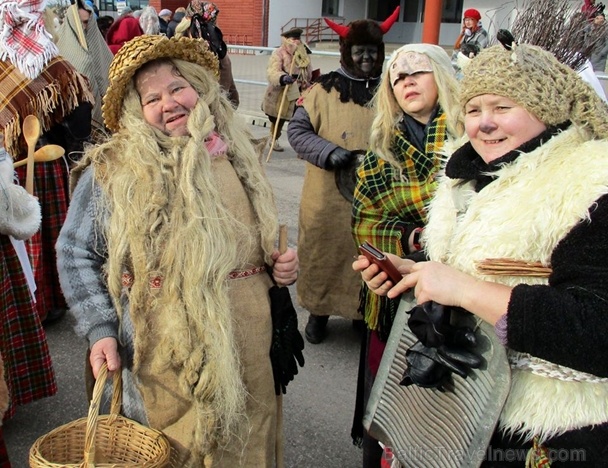 Līvānos norisinājās XXI Starptautiskais masku tradīciju festivāls, kurā piedalījās 24 masku grupasno Latvijas un citām valstīm Līvānos norisinājās XXI Starptautiskais masku tradīciju festivāls, kurā piedalījās 24 masku grupasno Latvijas un citām valstīm 277683