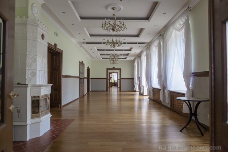 Kurzemē tūristiem ir pieejama nakšņošanai un svinībām grezna muiža - «Lielvirbu muiža». Foto: Reinis Brūvelis Kurzemē tūristiem ir pieejama nakšņošanai un svinībām grezna muiža - «Lielvirbu muiža». Foto: Reinis Brūvelis 277747