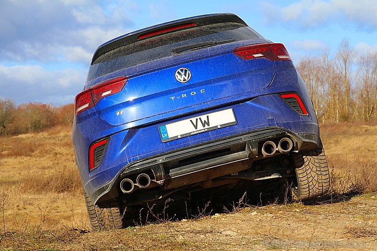 Travelnews.lv ar 300 zirgspēku jaudīgu «VW T-Roc R» apceļo Latviju 278056
