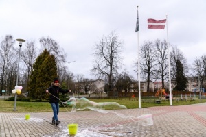 Siguldā atraktīvi svin pagasta svētkus