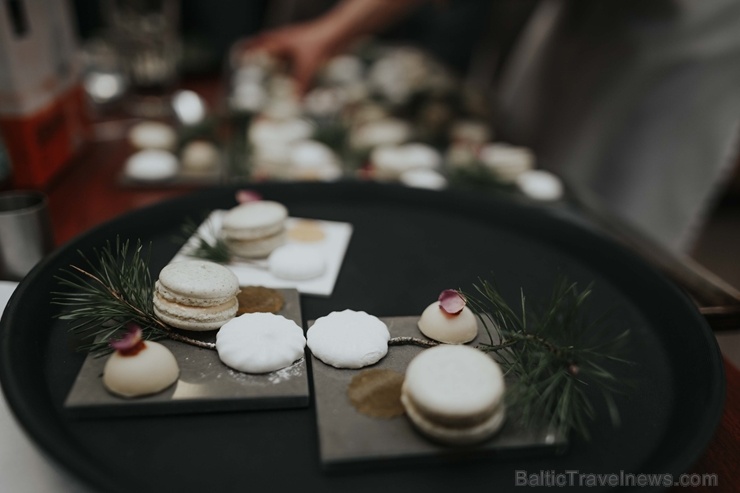 Skrundas muižā šefpavārs Raivo Žanis Behmanis 29.02.2020 rīko autorvakariņas «Jaunatklāj Kurzemes garšu». Foto: Skrundasmuiza.lv Skrundas muižā šefpavārs Raivo Žanis Behmanis 29.02.2020 rīko autorvakariņas «Jaunatklāj Kurzemes garšu». Foto: Skrundasmuiza.lv 278982