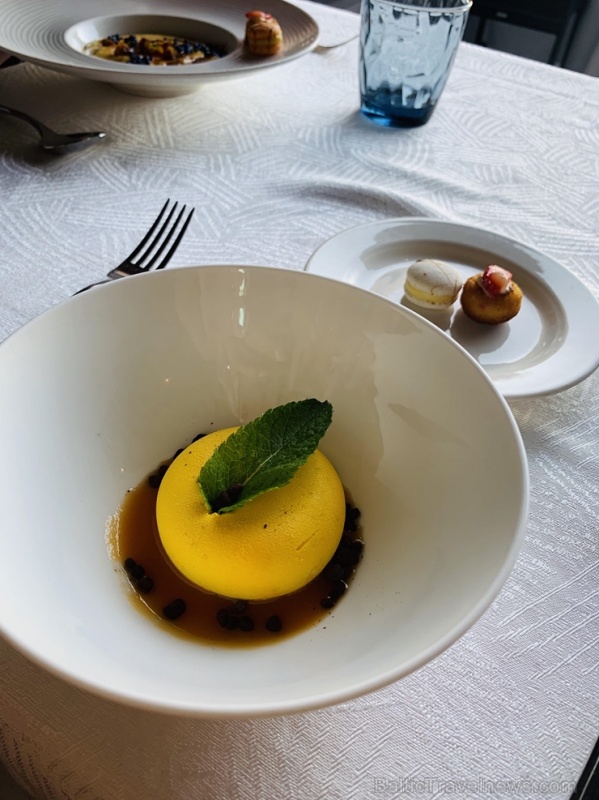 Skaistumkonkursu dalībniece Viktorija Brunova iesaka apmeklēt Itālijas restorānu «Grotta Palazzese Restaurant». Foto: Viktorija Brovuna Skaistumkonkursu dalībniece Viktorija Brunova iesaka apmeklēt Itālijas restorānu «Grotta Palazzese Restaurant». Foto: Viktorija Brovuna 279149