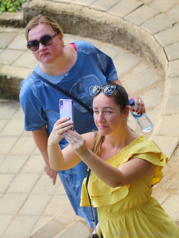Travelnews.lv izbauda Bali lielās šūpoles «The Natural Terrace Swing». Atbalsta: «Turkish Airlines» un «365 Brīvdienas» Travelnews.lv izbauda Bali lielās šūpoles «The Natural Terrace Swing». Atbalsta: «Turkish Airlines» un «365 Brīvdienas» 279274