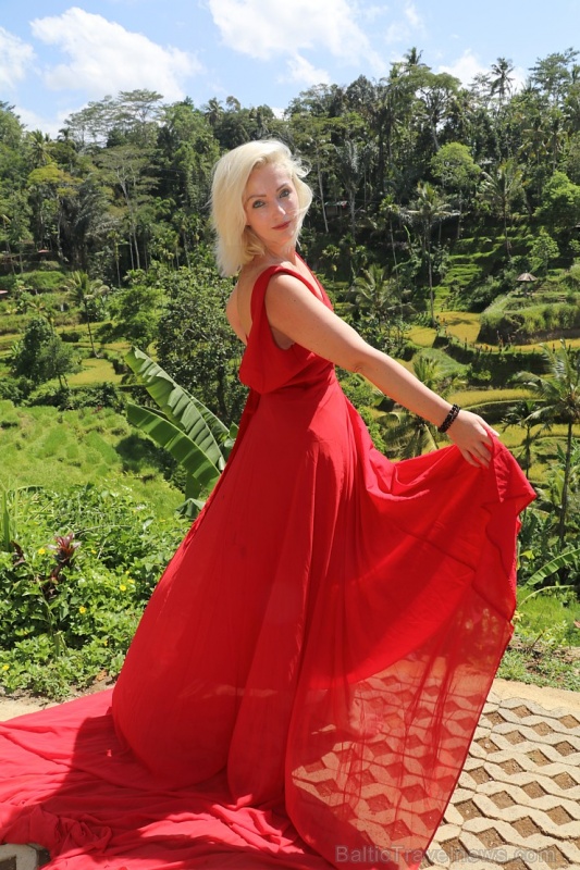 Travelnews.lv izbauda Bali lielās šūpoles «The Natural Terrace Swing». Atbalsta: «Turkish Airlines» un «365 Brīvdienas» Travelnews.lv izbauda Bali lielās šūpoles «The Natural Terrace Swing». Atbalsta: «Turkish Airlines» un «365 Brīvdienas» 279295