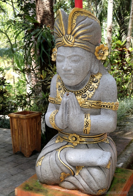 Bali viesnīcas «Ayung Resort Ubud» mākslas darbi, maskas un skulptūras. «Turkish Airlines» un «365 Brīvdienas» Bali viesnīcas «Ayung Resort Ubud» mākslas darbi, maskas un skulptūras. «Turkish Airlines» un «365 Brīvdienas» 279707