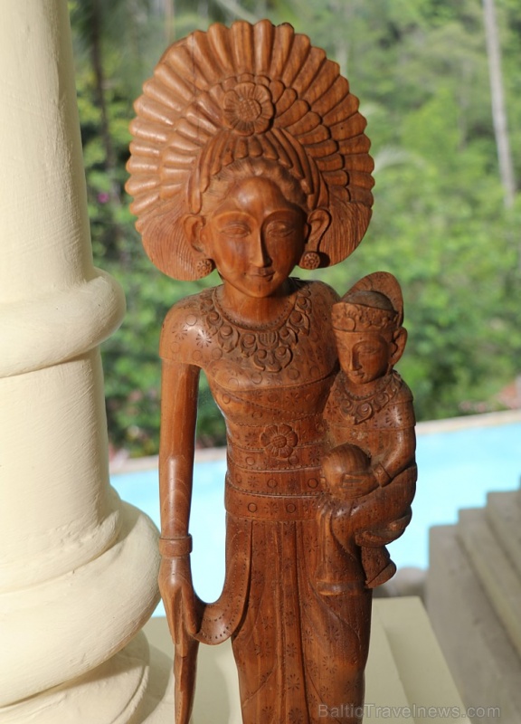 Bali viesnīcas «Ayung Resort Ubud» mākslas darbi, maskas un skulptūras. «Turkish Airlines» un «365 Brīvdienas» Bali viesnīcas «Ayung Resort Ubud» mākslas darbi, maskas un skulptūras. «Turkish Airlines» un «365 Brīvdienas» 279726