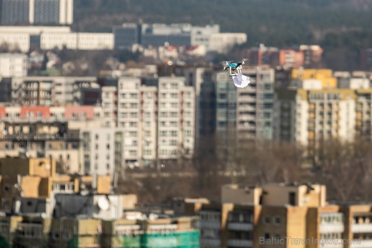 Lietuvas galvaspilsētā Viļņā pandēmijas laikā uzplaukst solidaritāte - brīvprātīgie un uzņēmēji sniedz palīdzību un atbalstu tiem, kam tā vajadzīga vi 279971