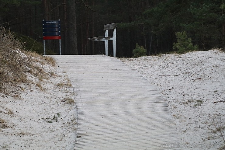 Travelnews.lv novēro, ka Jūrmala pievelk aktīvos un cilvēki caurmērā ievēro 2 metru attālumu 280238