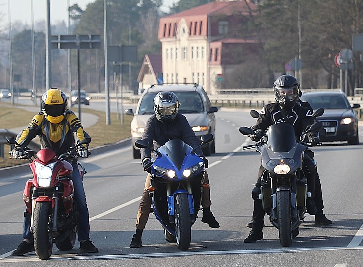 Travelnews.lv ar velosipēdiem apceļo Zilos kalnus 280291