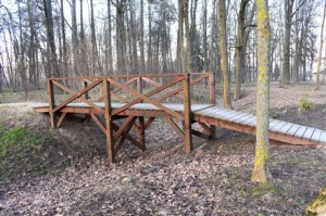 Ceļotājiem Galēnu muižas parkā izveidota Filozofijas taka