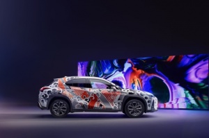 «Lexus» atklāj pasaulē pirmo tetovēto automobili 
