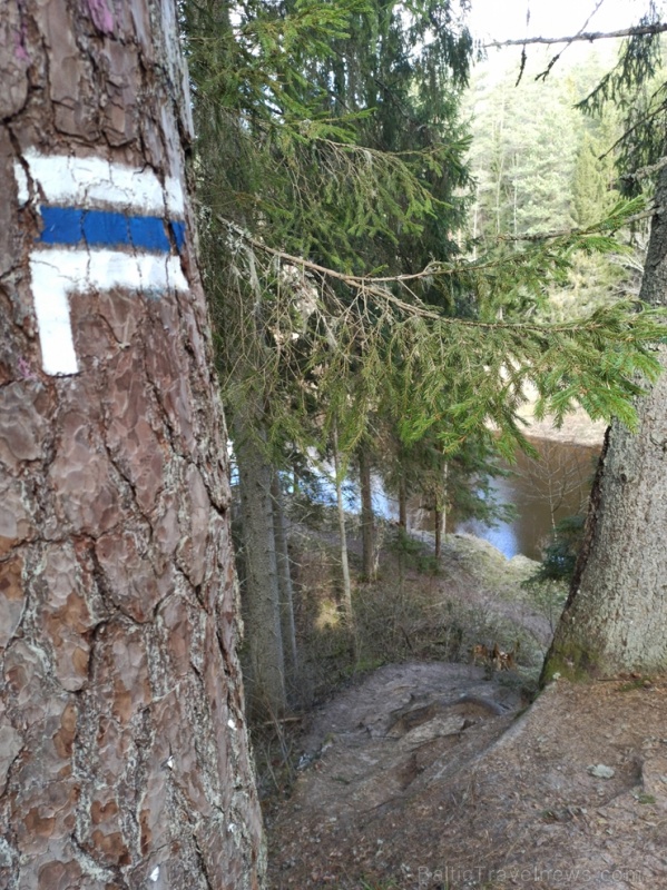 Abula dabas taka Valmieras pusē ir apmēram 12 kilometrus gara un ved caur Abula kreisā krasta mežiem, klajumiem un arī muižu apbūvēm Abula dabas taka Valmieras pusē ir apmēram 12 kilometrus gara un ved caur Abula kreisā krasta mežiem, klajumiem un arī muižu apbūvēm 280557
