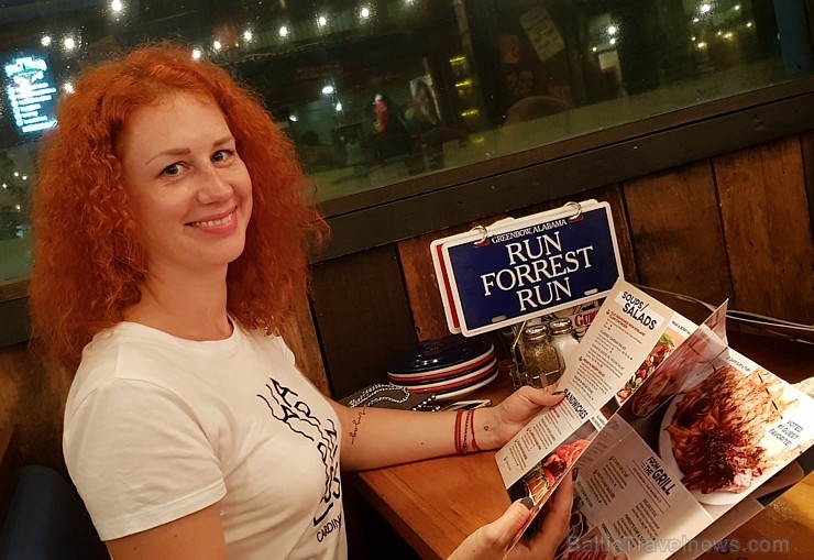 Travelnews.lv Bali nakts dzīvē iepazīst ielas restorānu «Bubba Gump Shrimp». «Turkish Airlines» un «365 Brīvdienas» Travelnews.lv Bali nakts dzīvē iepazīst ielas restorānu «Bubba Gump Shrimp». «Turkish Airlines» un «365 Brīvdienas» 280815