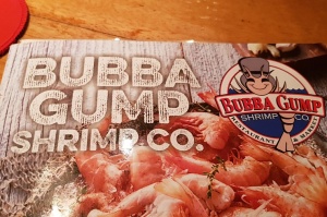Travelnews.lv Bali nakts dzīvē iepazīst ielas restorānu «Bubba Gump Shrimp»