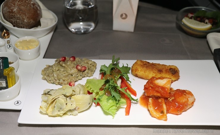 Travelnews.lv biznesa klasē ar «Turkish Airlines» lido maršrutā Bali- Stambula - Rīga. «Turkish Airlines» un «365 Brīvdienas» Travelnews.lv biznesa klasē ar «Turkish Airlines» lido maršrutā Bali- Stambula - Rīga. «Turkish Airlines» un «365 Brīvdienas» 281303