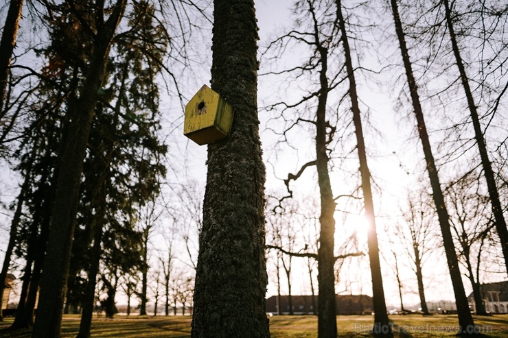 Parks atrodas līdzās Valmiermuižas alus darītavai un rūpi par tā apdzīvošanu un kultūrvēsturiskās vides saglabāšanu un atjaunošanu tur Parks atrodas līdzās Valmiermuižas alus darītavai un rūpi par tā apdzīvošanu un kultūrvēsturiskās vides saglabāšanu un atjaunošanu tur