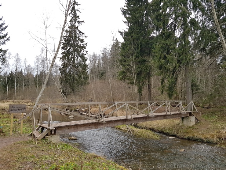 Viesatas upesloku dabas taka Tukuma pusē ir ārkārtīgi skaista un patiks garāku pastaigu cienītājiem Viesatas upesloku dabas taka Tukuma pusē ir ārkārtīgi skaista un patiks garāku pastaigu cienītājiem 281442