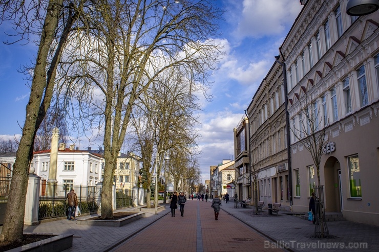 Daugavpils pilsētas vēsturiskais centrs ir pilsētas vispievilcīgākā vieta un viens no veiksmīgākajiem paraugiem, kur izdevies rast kompromisu starp se Daugavpils pilsētas vēsturiskais centrs ir pilsētas vispievilcīgākā vieta un viens no veiksmīgākajiem paraugiem, kur izdevies rast kompromisu starp se 281550