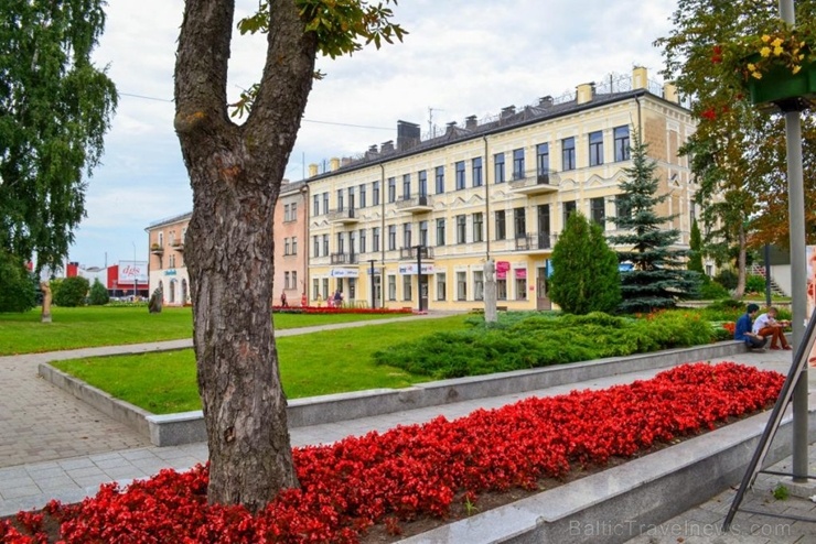 Daugavpils pilsētas vēsturiskais centrs ir pilsētas vispievilcīgākā vieta un viens no veiksmīgākajiem paraugiem, kur izdevies rast kompromisu starp se Daugavpils pilsētas vēsturiskais centrs ir pilsētas vispievilcīgākā vieta un viens no veiksmīgākajiem paraugiem, kur izdevies rast kompromisu starp se 281553