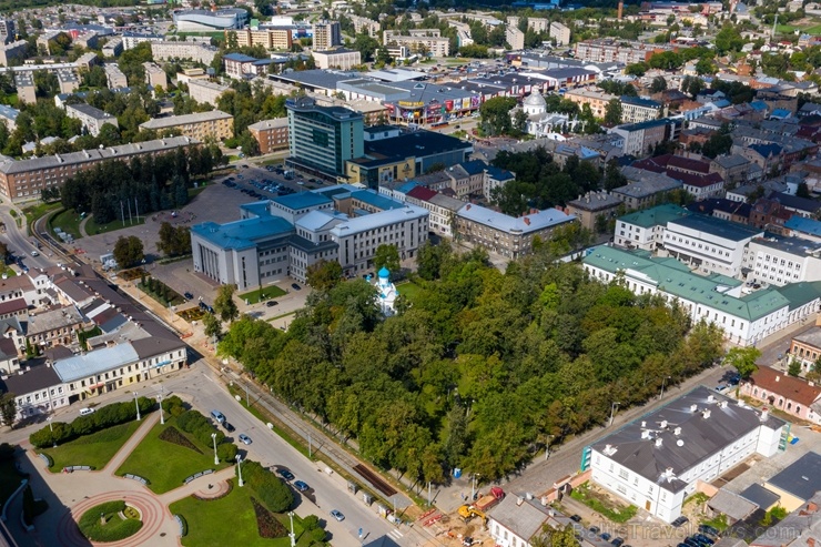 Daugavpils pilsētas vēsturiskais centrs ir pilsētas vispievilcīgākā vieta un viens no veiksmīgākajiem paraugiem, kur izdevies rast kompromisu starp se Daugavpils pilsētas vēsturiskais centrs ir pilsētas vispievilcīgākā vieta un viens no veiksmīgākajiem paraugiem, kur izdevies rast kompromisu starp se 281556