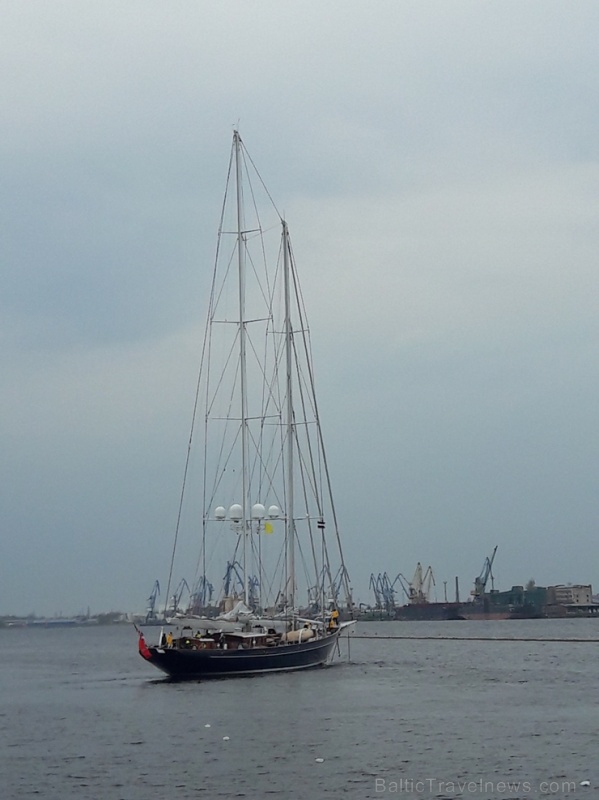 Rīgas sporta burāšanas centra piestātnē Ķīpsalā 28.04.2020. ienākusi 52 metrus gara Jahta Rīgas sporta burāšanas centra piestātnē Ķīpsalā 28.04.2020. ienākusi 52 metrus gara Jahta