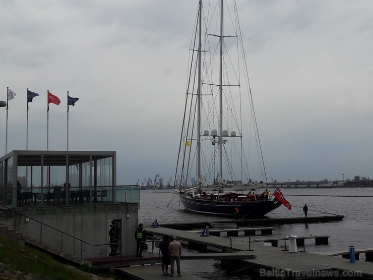 Rīgas sporta burāšanas centra piestātnē Ķīpsalā 28.04.2020. ienākusi 52 metrus gara Jahta Rīgas sporta burāšanas centra piestātnē Ķīpsalā 28.04.2020. ienākusi 52 metrus gara Jahta
