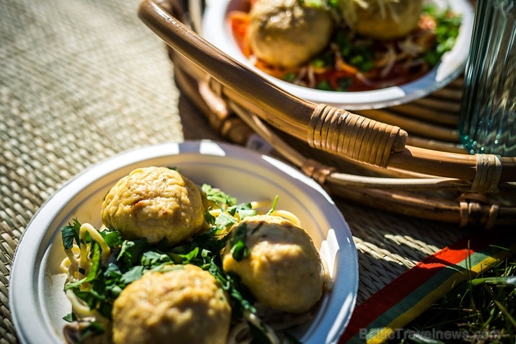 Restorāns Baltvilla sagatavojis īpašu piedāvājumu - svaigo uzkodu un desertu piknika grozu līdzņemšanai, ko baudīt, dodoties pastaigā uz mežu, jūru va Restorāns Baltvilla sagatavojis īpašu piedāvājumu - svaigo uzkodu un desertu piknika grozu līdzņemšanai, ko baudīt, dodoties pastaigā uz mežu, jūru va 281799