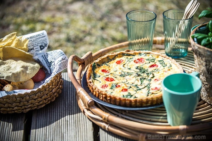 Restorāns Baltvilla sagatavojis īpašu piedāvājumu - svaigo uzkodu un desertu piknika grozu līdzņemšanai, ko baudīt, dodoties pastaigā uz mežu, jūru va Restorāns Baltvilla sagatavojis īpašu piedāvājumu - svaigo uzkodu un desertu piknika grozu līdzņemšanai, ko baudīt, dodoties pastaigā uz mežu, jūru va 281834