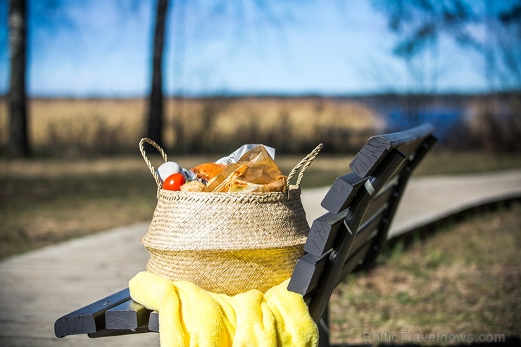 Restorāns Baltvilla sagatavojis īpašu piedāvājumu - svaigo uzkodu un desertu piknika grozu līdzņemšanai, ko baudīt, dodoties pastaigā uz mežu, jūru va Restorāns Baltvilla sagatavojis īpašu piedāvājumu - svaigo uzkodu un desertu piknika grozu līdzņemšanai, ko baudīt, dodoties pastaigā uz mežu, jūru va 281836