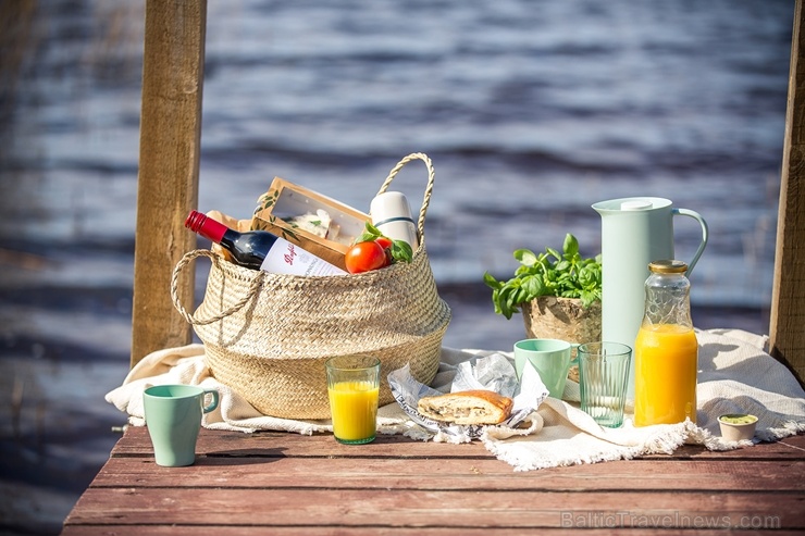 Restorāns Baltvilla sagatavojis īpašu piedāvājumu - svaigo uzkodu un desertu piknika grozu līdzņemšanai, ko baudīt, dodoties pastaigā uz mežu, jūru va Restorāns Baltvilla sagatavojis īpašu piedāvājumu - svaigo uzkodu un desertu piknika grozu līdzņemšanai, ko baudīt, dodoties pastaigā uz mežu, jūru va 281843