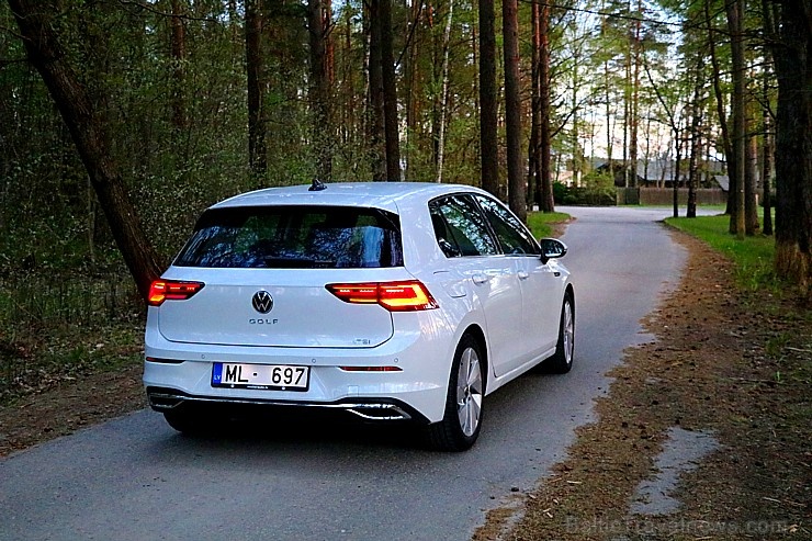 Travelnews.lv apceļo Latgali un Pierīgu ar jauno «Volkswagen Golf 8 1.5 eTSI» 282667