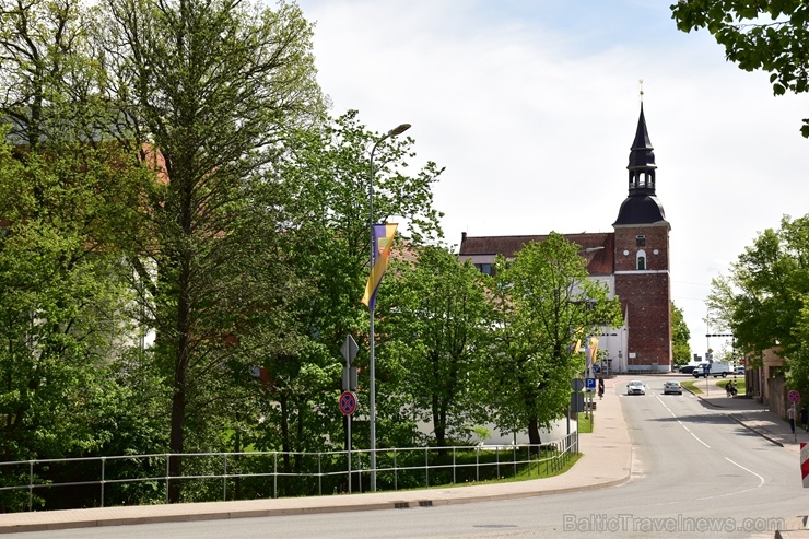 Valmiera sveicina vasaru, koši plaukstot un zaļojot 283608