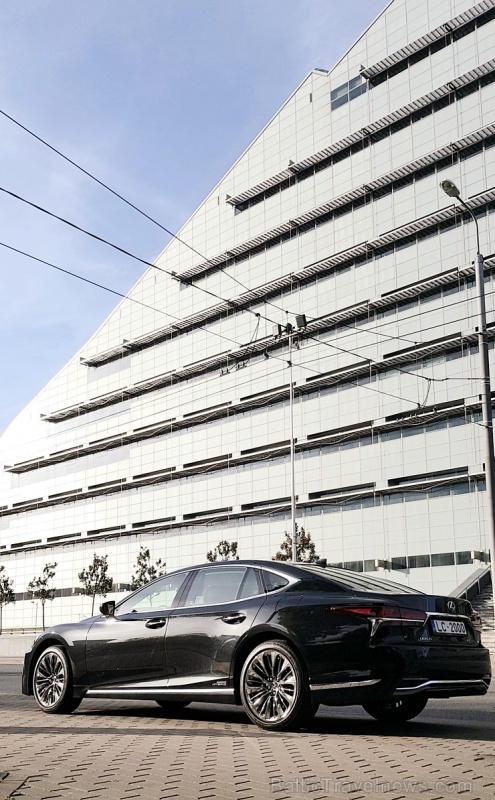 Travelnews.lv apceļo Latviju ar premium klases «Lexus LS 500h» 283734