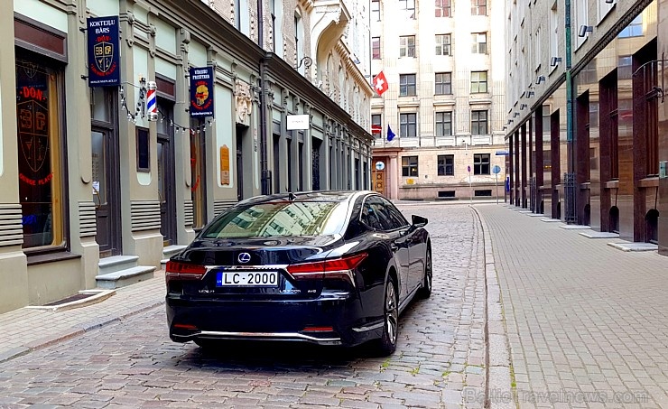 Travelnews.lv apceļo Latviju ar premium klases «Lexus LS 500h» 283741