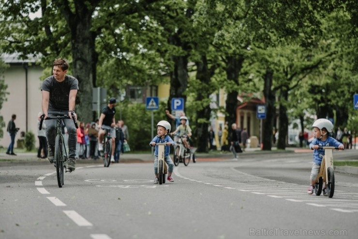 Siguldā atklāta Latvijā pirmā velo iela, kas darbojas kā pilotprojekts Siguldas kopējās satiksmes uzlabošanas koncepcijā Siguldā atklāta Latvijā pirmā velo iela, kas darbojas kā pilotprojekts Siguldas kopējās satiksmes uzlabošanas koncepcijā 283949