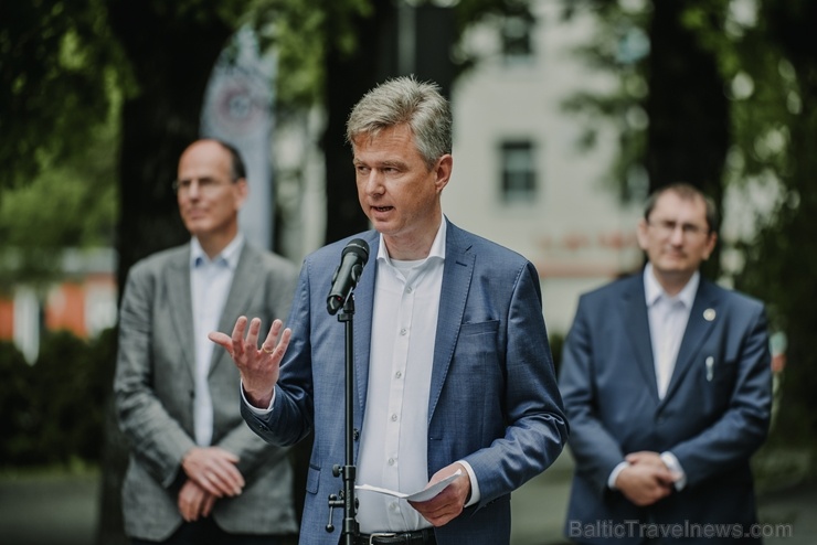 Siguldā atklāta Latvijā pirmā velo iela, kas darbojas kā pilotprojekts Siguldas kopējās satiksmes uzlabošanas koncepcijā Siguldā atklāta Latvijā pirmā velo iela, kas darbojas kā pilotprojekts Siguldas kopējās satiksmes uzlabošanas koncepcijā 283966