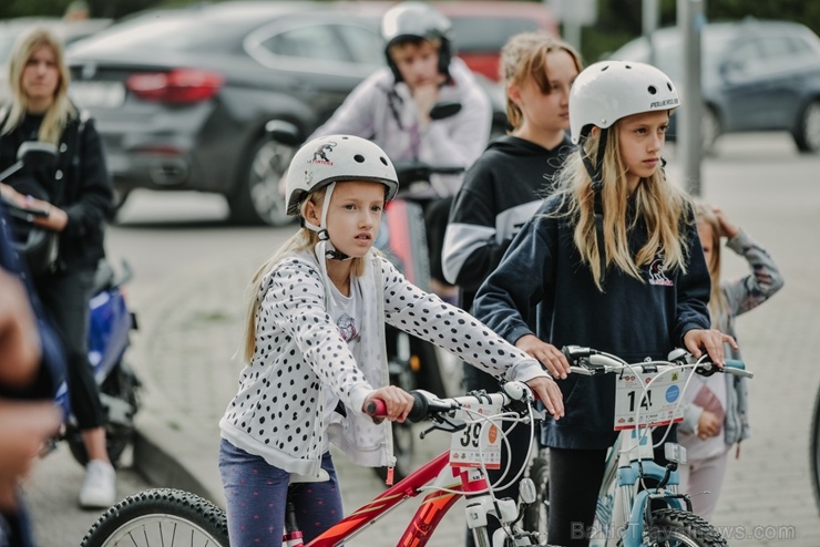Siguldā atklāta Latvijā pirmā velo iela, kas darbojas kā pilotprojekts Siguldas kopējās satiksmes uzlabošanas koncepcijā Siguldā atklāta Latvijā pirmā velo iela, kas darbojas kā pilotprojekts Siguldas kopējās satiksmes uzlabošanas koncepcijā 283969