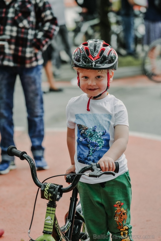 Siguldā atklāta Latvijā pirmā velo iela, kas darbojas kā pilotprojekts Siguldas kopējās satiksmes uzlabošanas koncepcijā Siguldā atklāta Latvijā pirmā velo iela, kas darbojas kā pilotprojekts Siguldas kopējās satiksmes uzlabošanas koncepcijā 283970