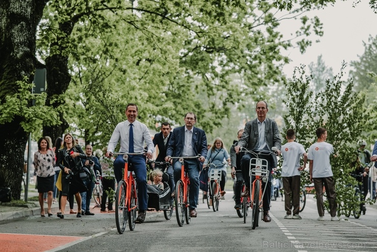 Siguldā atklāta Latvijā pirmā velo iela, kas darbojas kā pilotprojekts Siguldas kopējās satiksmes uzlabošanas koncepcijā Siguldā atklāta Latvijā pirmā velo iela, kas darbojas kā pilotprojekts Siguldas kopējās satiksmes uzlabošanas koncepcijā 283971