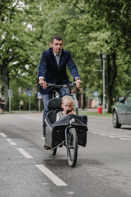 Siguldā atklāta Latvijā pirmā velo iela, kas darbojas kā pilotprojekts Siguldas kopējās satiksmes uzlabošanas koncepcijā Siguldā atklāta Latvijā pirmā velo iela, kas darbojas kā pilotprojekts Siguldas kopējās satiksmes uzlabošanas koncepcijā 283977