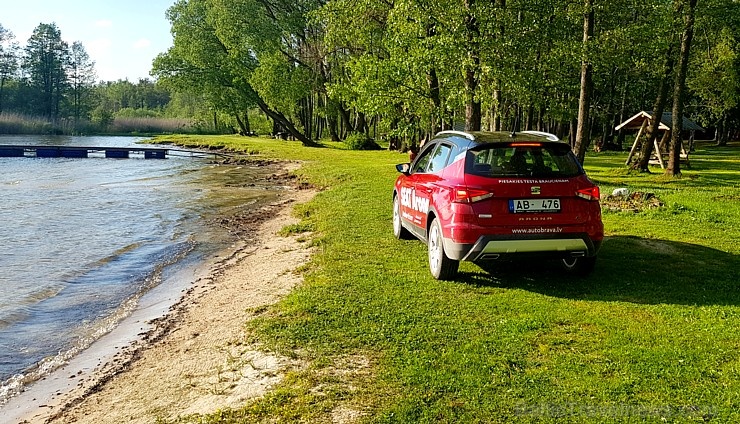 Travelnews.lv apceļo Latviju ar spānisko «Seat Arona» 284192