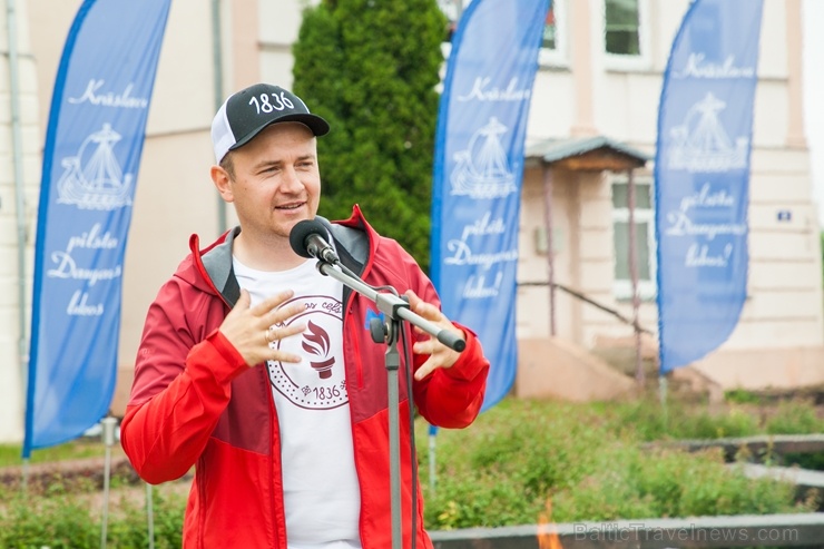 Krāslavā uzsākts Gaismas ceļš, kas vīsies pa Latvijas (pie)robežu - izgaismojot Latviju un veidojot Gaismas un mīlestības ceļu Krāslavā uzsākts Gaismas ceļš, kas vīsies pa Latvijas (pie)robežu - izgaismojot Latviju un veidojot Gaismas un mīlestības ceļu 284406