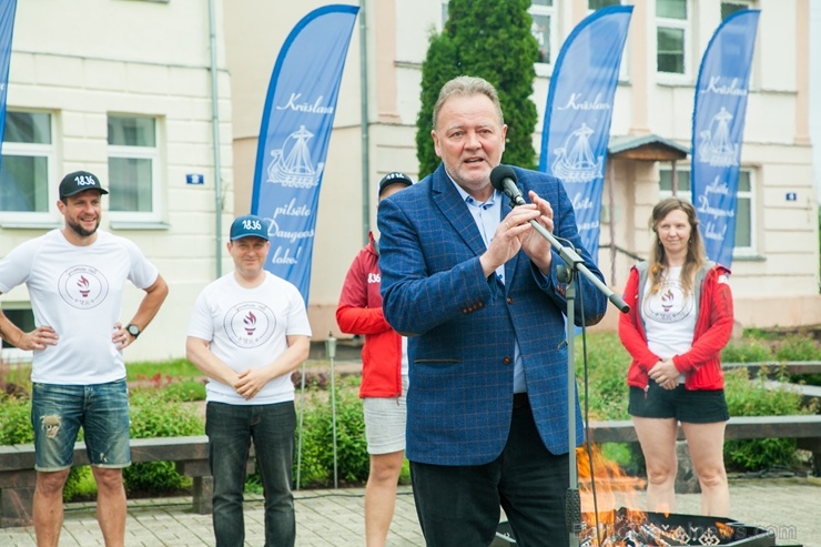 Krāslavā uzsākts Gaismas ceļš, kas vīsies pa Latvijas (pie)robežu - izgaismojot Latviju un veidojot Gaismas un mīlestības ceļu Krāslavā uzsākts Gaismas ceļš, kas vīsies pa Latvijas (pie)robežu - izgaismojot Latviju un veidojot Gaismas un mīlestības ceļu 284412