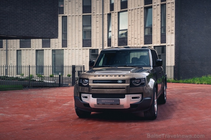 Land Rover salonā Rīgā ieradies Land Rover Defender – viens no pievilcīgākajiem desmitgades automobiļiem Land Rover salonā Rīgā ieradies Land Rover Defender – viens no pievilcīgākajiem desmitgades automobiļiem 284473