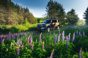 Latvijā ieradies visurgājējs «Land Rover Defender»  