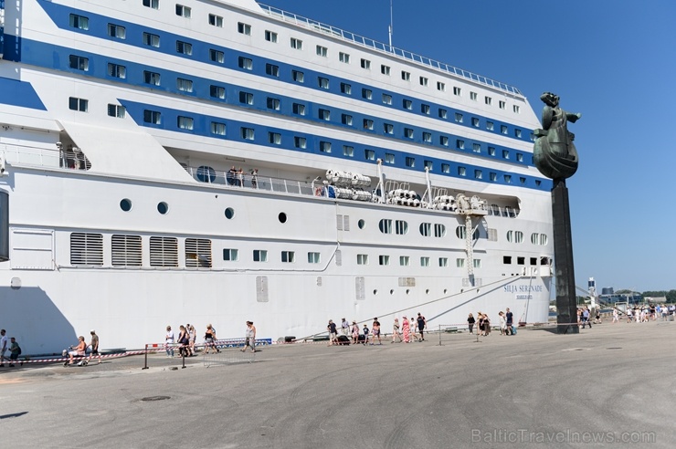 Greznais kuģis, kas parasti kursē maršrutā Helsinki – Stokholma, šovasar – jūlijā un augusta pirmajā pusē – apkalpos pagaidu maršrutu Helsinki–Rīga Greznais kuģis, kas parasti kursē maršrutā Helsinki – Stokholma, šovasar – jūlijā un augusta pirmajā pusē – apkalpos pagaidu maršrutu Helsinki–Rīga 284791