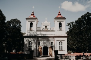 Kurmenes katoļu baznīcā vērienīgi atzīmē 150 gadu jubileju 